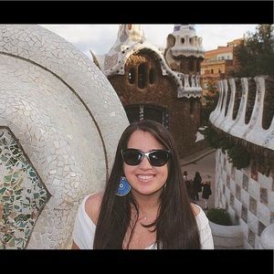 Meet your Posher, Loraine